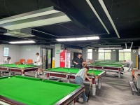 Y06018湖南科技职业Xue院200平24小时自助台球厅优价转让