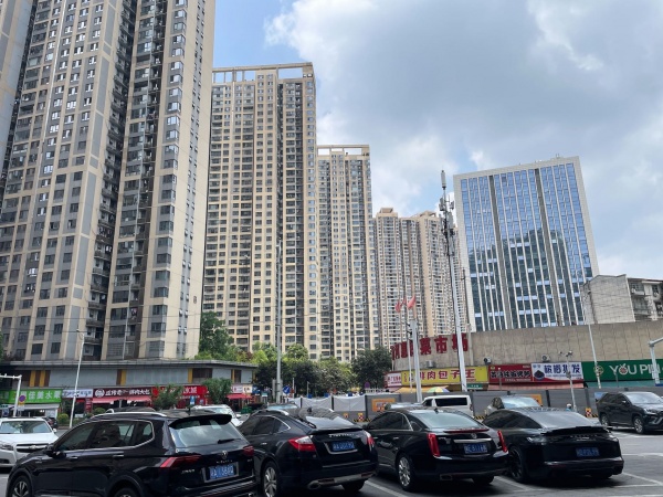 北辰三角洲临街精装美发接发店优转(可空转带住房Y06029 北辰三角洲临街精装美发接发店优转(可空转带住房Y06029