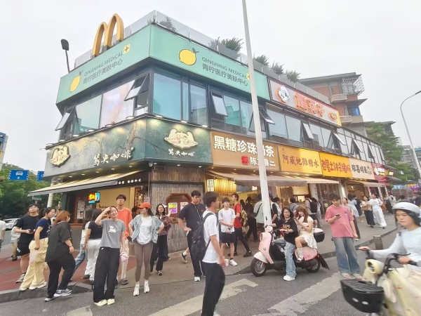 A06032火爆!岳麓区大学城日营万元以上夜宵店优价转让 A06032火爆!岳麓区大学城日营万元以上夜宵店优价转让