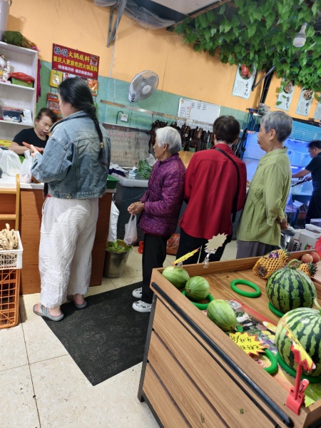 X06071日营业九千左右大型小区出入口海鲜生鲜水果店转让 X06071日营业九千左右大型小区出入口海鲜生鲜水果店转让