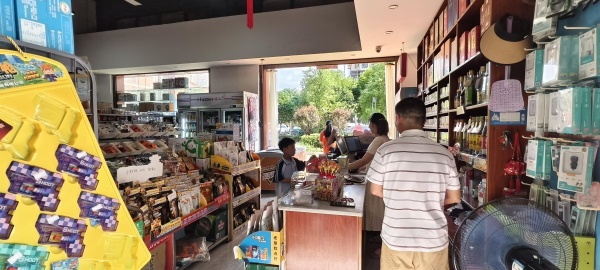 Y06082日营六千上大型小区出入口双门头头铺芙蓉兴盛超市转 Y06082日营六千上大型小区出入口双门头头铺芙蓉兴盛超市转
