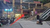 A06091雨花区千户小区出入口扶梯口临街门面房东直租！