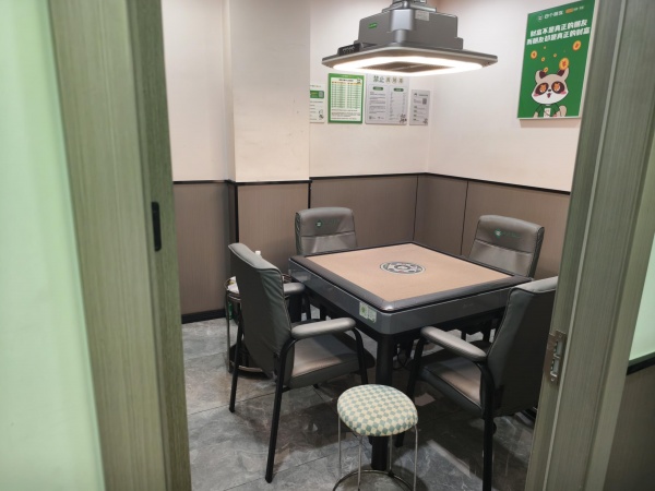 Y06109万人小区公寓KTV酒店楼下品牌棋牌四个朋友转让 Y06109万人小区公寓KTV酒店楼下品牌棋牌四个朋友转让