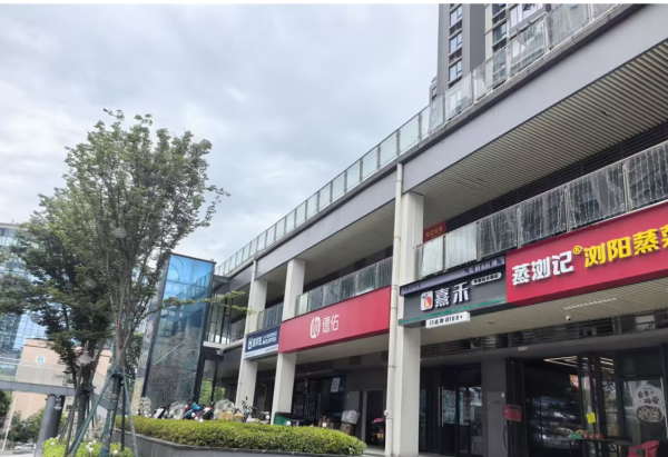 Y06110日营4k大型小区出入口精装生鲜水果超市带冷库转 Y06110日营4k大型小区出入口精装生鲜水果超市带冷库转