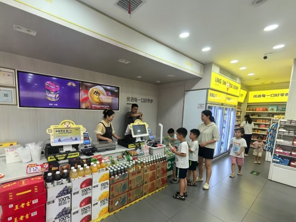 X06113芙蓉区西龙苑大型小区商业街临街130平品牌零食店急转 X06113芙蓉区西龙苑大型小区商业街临街130平品牌零食店急转
