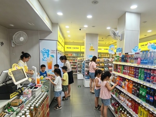 X06113芙蓉区西龙苑大型小区商业街临街130平品牌零食店急转 X06113芙蓉区西龙苑大型小区商业街临街130平品牌零食店急转