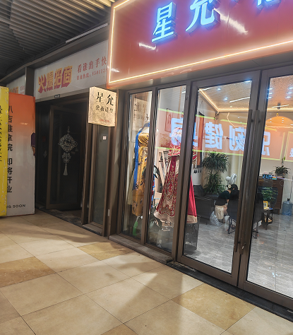 A06087高铁吾悦广场扶梯口临街门面房东直租! A06087高铁吾悦广场扶梯口临街门面房东直租!