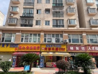 A06136月租1600！大型小区头铺芙蓉兴盛超市优价转（可住人