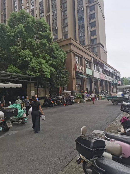 Y06125大型小区出入口头铺十年老店芙蓉兴盛超市转 Y06125大型小区出入口头铺十年老店芙蓉兴盛超市转