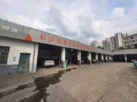 Y06148临街1200㎡汽修场地分租｜现成工位+超大停车坪