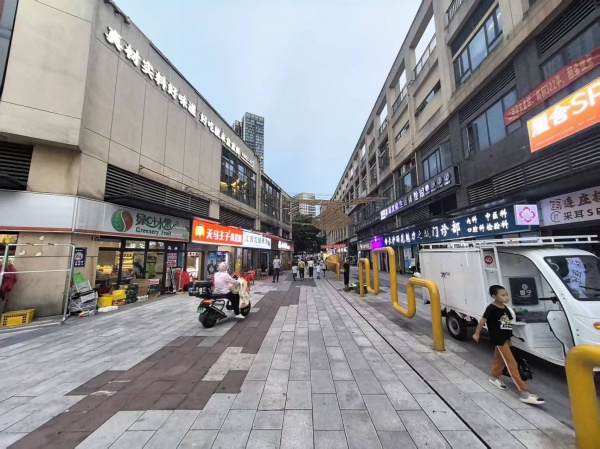 Y06146急转!雨花区万科魅力之城商业街25平精装修上下两层品牌小吃店 Y06146急转!雨花区万科魅力之城商业街25平精装修上下两层品牌小吃店