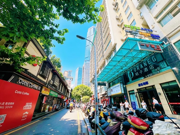 Y07018十多年老店.五一商圈.精装美容院优价转让或联营 Y07018十多年老店.五一商圈.精装美容院优价转让或联营