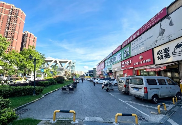A07034超便宜!万人小区.金地三千府超市入口门面出售(可出租) A07034超便宜!万人小区.金地三千府超市入口门面出售(可出租)