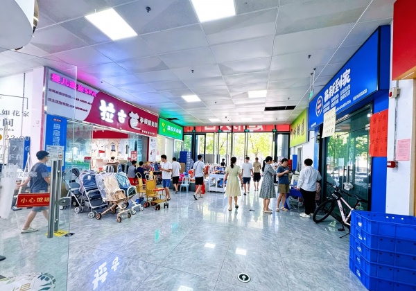 A07034超便宜!万人小区.金地三千府超市入口门面出售(可出租) A07034超便宜!万人小区.金地三千府超市入口门面出售(可出租)
