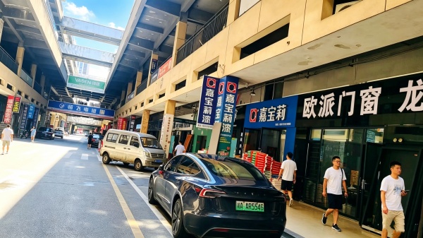 Y07036超低价!大汉金桥建材城50平门面带租约房东出售 Y07036超低价!大汉金桥建材城50平门面带租约房东出售