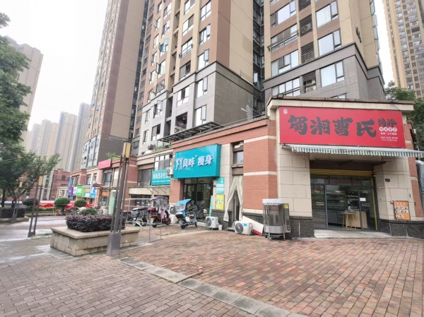 X07037上万户住宅.金地三千府临街上下两层80平门面出租 X07037上万户住宅.金地三千府临街上下两层80平门面出租