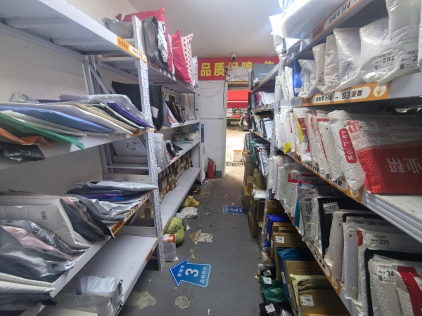 Y07047雨花区高端大型小区月赢3W快递菜鸟驿站带承包转 Y07047雨花区高端大型小区月赢3W快递菜鸟驿站带承包转