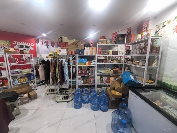 X07053小区双门头转角美容养生馆+品牌头部直播精品超市转让 X07053小区双门头转角美容养生馆+品牌头部直播精品超市转让