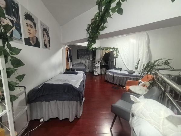 X07053小区双门头转角美容养生馆+品牌头部直播精品超市转让 X07053小区双门头转角美容养生馆+品牌头部直播精品超市转让