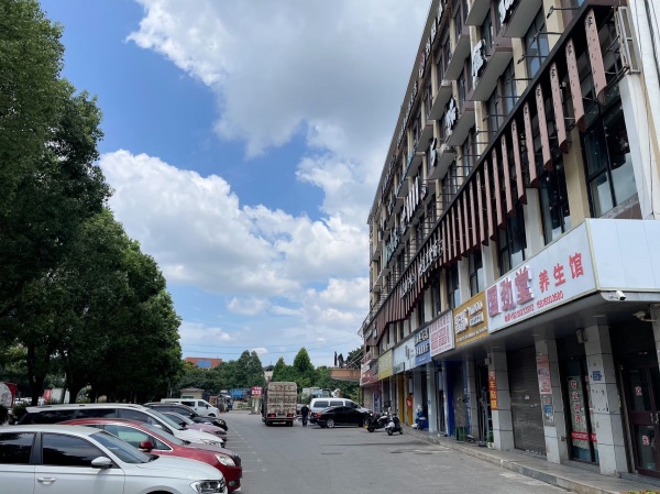 Y07075长沙县多个成熟小区及工厂环绕620平门面房东直租(可分租) Y07075长沙县多个成熟小区及工厂环绕620平门面房东直租(可分租)