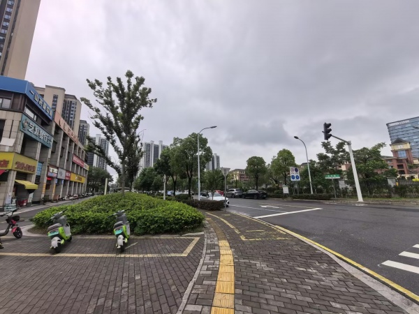 X07079岳麓区麓谷大型小区门口底商多所学校围绕临街门面房东直租 X07079岳麓区麓谷大型小区门口底商多所学校围绕临街门面房东直租