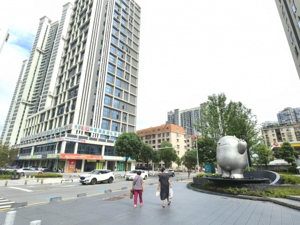 Y07088滨江府商务楼5楼260平毛坯整租.可送装修期 Y07088滨江府商务楼5楼260平毛坯整租.可送装修期