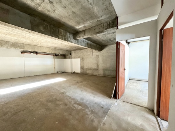 X07121小区入口第二间.麓山润城90平门面出租.带阁楼 X07121小区入口第二间.麓山润城90平门面出租.带阁楼