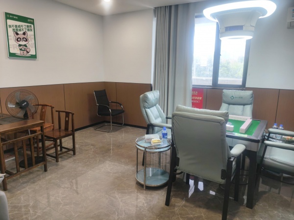 Y07123望城大型小区出入口临街200平品牌棋牌四个朋友转 Y07123望城大型小区出入口临街200平品牌棋牌四个朋友转