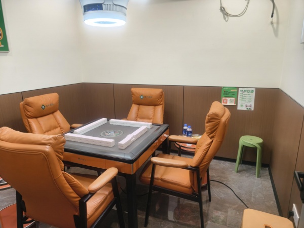 Y07123望城大型小区出入口临街200平品牌棋牌四个朋友转 Y07123望城大型小区出入口临街200平品牌棋牌四个朋友转