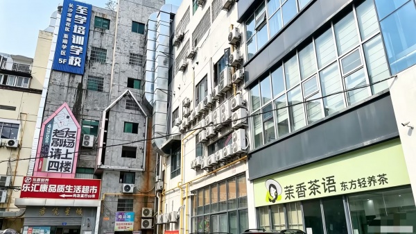 X08018东塘商圈.君悦星城商业综合楼4楼出租.房东直租 X08018东塘商圈.君悦星城商业综合楼4楼出租.房东直租