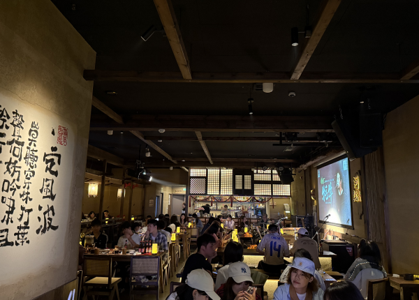 Y08042火爆市中心中山亭品牌高端民谣酒馆低价转让 Y08042火爆市中心中山亭品牌高端民谣酒馆低价转让