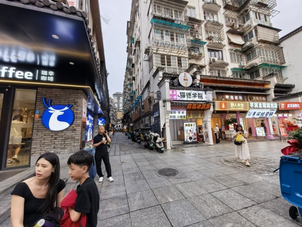Y08043五一商圈特价,太平老街低租金文创自拍店转(可空转 Y08043五一商圈特价,太平老街低租金文创自拍店转(可空转