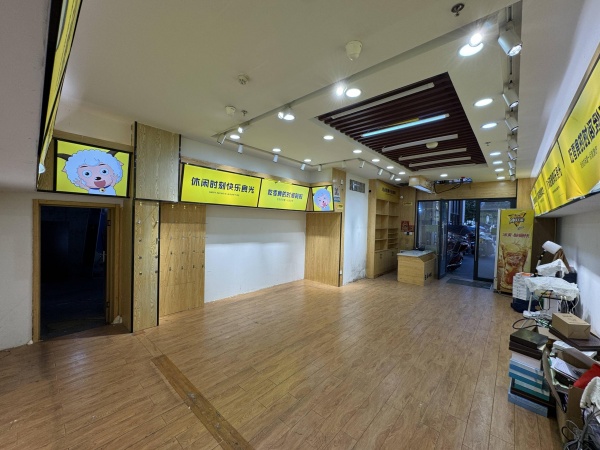Y08048星沙尚悦广场3号线松雅湖地铁口商场出入口头铺出租 Y08048星沙尚悦广场3号线松雅湖地铁口商场出入口头铺出租
