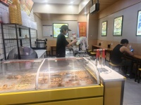 Y08056酒店物流园比亚迪工厂正对面临街品牌卤味店转可空转 Y08056酒店物流园比亚迪工厂正对面临街品牌卤味店转可空转