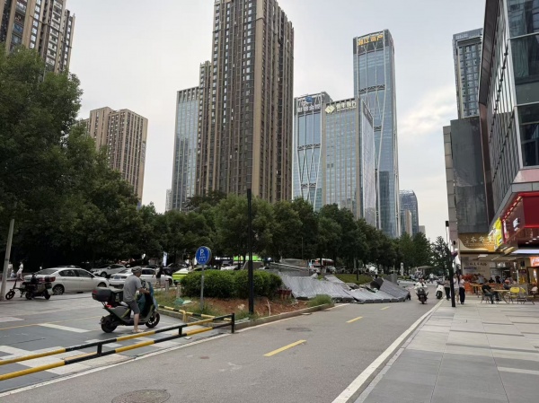 Y08060岳麓区金融中心龙湖铂金岛二楼台球带棋牌转让 Y08060岳麓区金融中心龙湖铂金岛二楼台球带棋牌转让