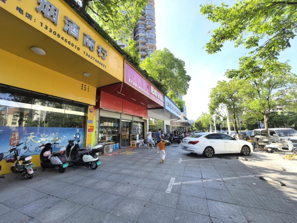 Y08065湘江世纪城旁.临街50平和71平门面出租2个门面 Y08065湘江世纪城旁.临街50平和71平门面出租2个门面