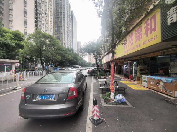 Y08095星沙泉塘成熟小区正对面临街二楼120平门面出租 Y08095星沙泉塘成熟小区正对面临街二楼120平门面出租