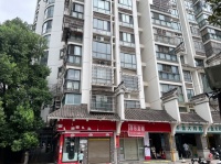 A08103近3000多户馨香雅苑小区出入口头铺180平门面房东直租