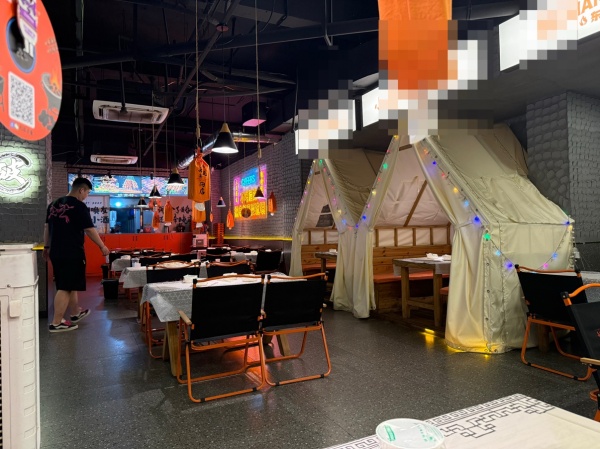 Y08107天心区南湖路临街品牌200平烧烤餐饮店低转 Y08107天心区南湖路临街品牌200平烧烤餐饮店低转
