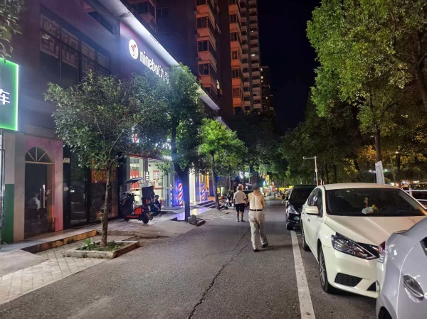 X05074房东直租精装修店铺直接领包入住,无转让费 X05074房东直租精装修店铺直接领包入住,无转让费