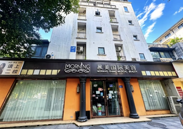 A09003近地铁口1楼150平、2楼200平临街门面出租 A09003近地铁口1楼150平、2楼200平临街门面出租