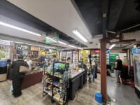 Y09015三所学院学生公寓出入口600平便利店(带住房三间)转让 Y09015三所学院学生公寓出入口600平便利店(带住房三间)转让