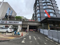 Y09023b岳麓壹号嘉园临街毛坯旺铺招商,可送装修期 Y09023b岳麓壹号嘉园临街毛坯旺铺招商,可送装修期