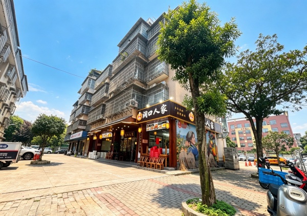 Y09057 超低价转!多个成熟小区围绕.头铺餐饮热闹位置 Y09057 超低价转!多个成熟小区围绕.头铺餐饮热闹位置