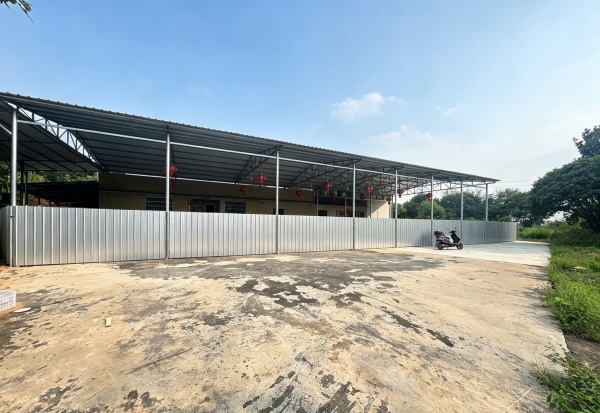 Y09060可进挂车.黄兴镇商圈.600仓库+350住房整体出租! Y09060可进挂车.黄兴镇商圈.600仓库+350住房整体出租!