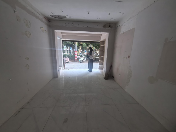 Y09070雨花区梓园路红旗药号公交站旁临街门面房东直租 Y09070雨花区梓园路红旗药号公交站旁临街门面房东直租