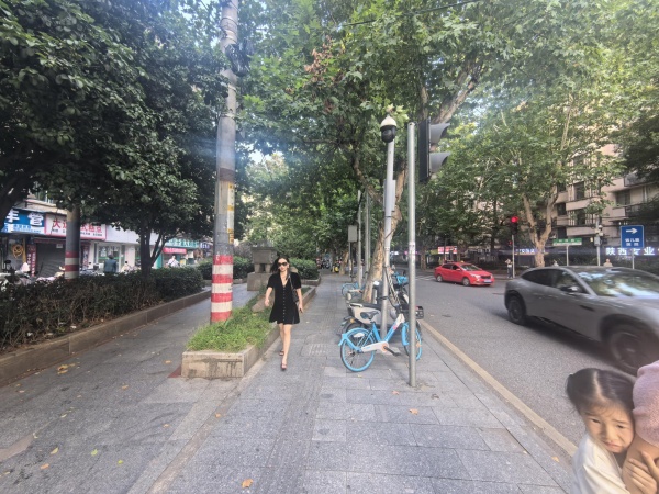 Y09070雨花区梓园路红旗药号公交站旁临街门面房东直租 Y09070雨花区梓园路红旗药号公交站旁临街门面房东直租