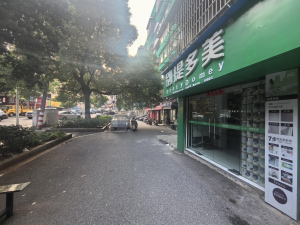 Y09070雨花区梓园路红旗药号公交站旁临街门面房东直租 Y09070雨花区梓园路红旗药号公交站旁临街门面房东直租
