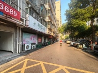A09073涉外麓谷商圈成熟小区出入口80平临街门面房东直租
