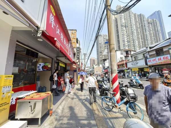 A09087市中心五一网红商圈.临街一排3处旺铺优价出租 A09087市中心五一网红商圈.临街一排3处旺铺优价出租